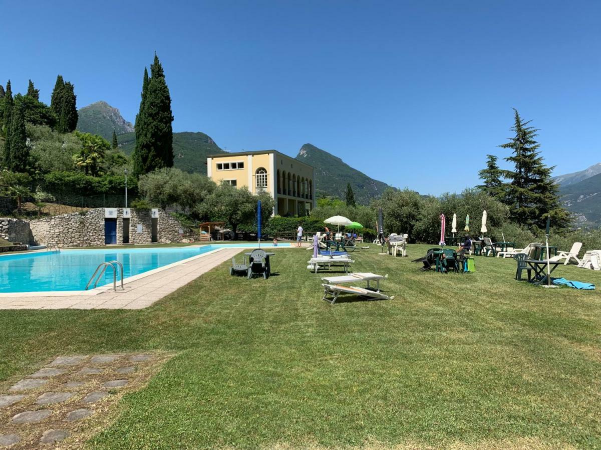 Sky&Pool Dom Apartment Riva del Garda Exterior photo